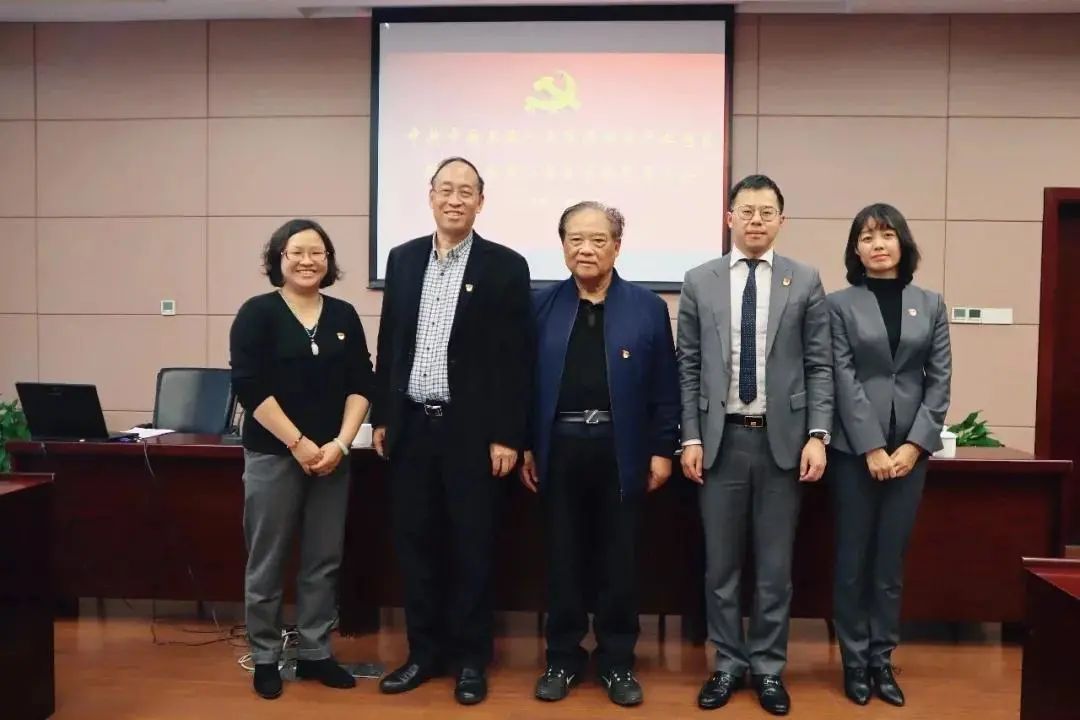 点赞在这里人力资源也是红色生产力