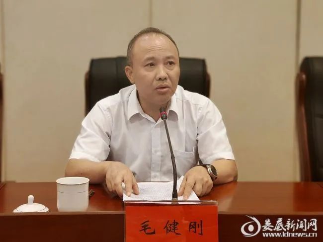 大力弘扬新风正气 把作风建设不断引向深入——娄底