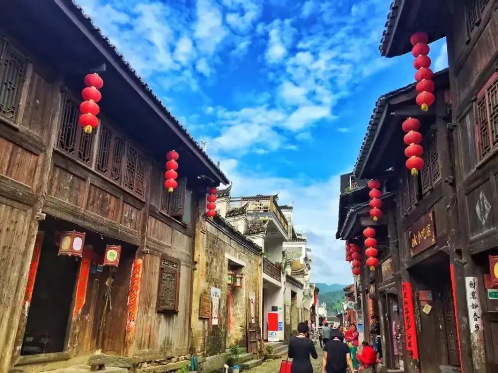 李白的这首《闻王昌龄左迁龙标遥有此寄》,使隆里古城这座地处夜郎之