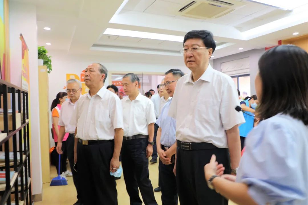 全国人大调研组实地调研我市退役军人服务中心和基层退役军人服务站