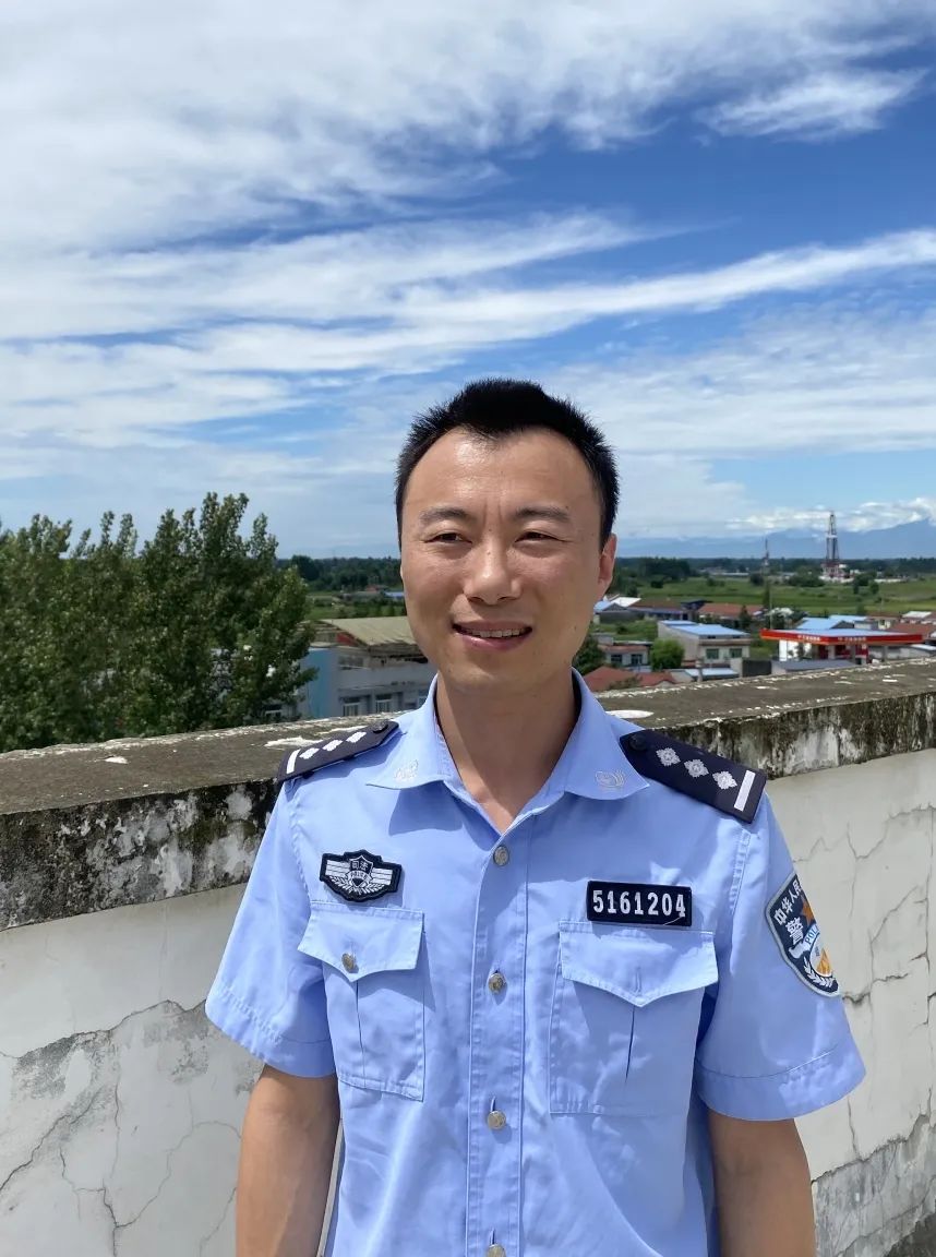 致敬扫黑英雄罗浩然不忘初心勤奉献幕后英雄诉忠诚