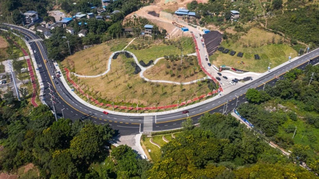 北碚這段公路修好了坐車去縉雲山不再堵