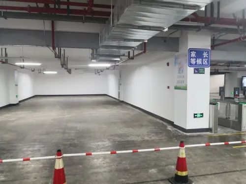 你好四喜路1号新鹿鸣来了地下接送人车分流