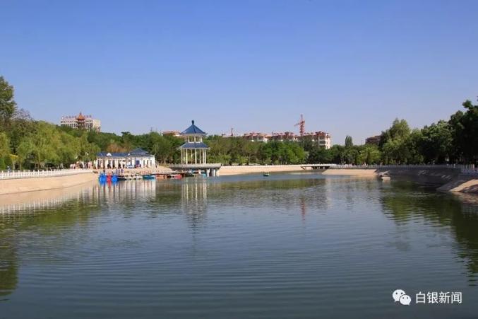 金魚公園作為白銀市最早的城市中心公園,因山勢地形呈金魚狀而得名.