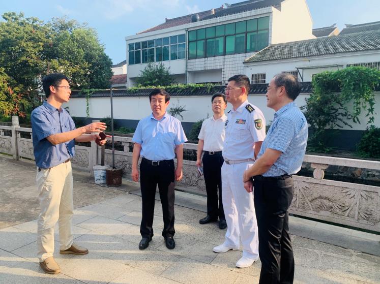 市,区领导方国强,王家梁,李林,蒋锋参加调研.