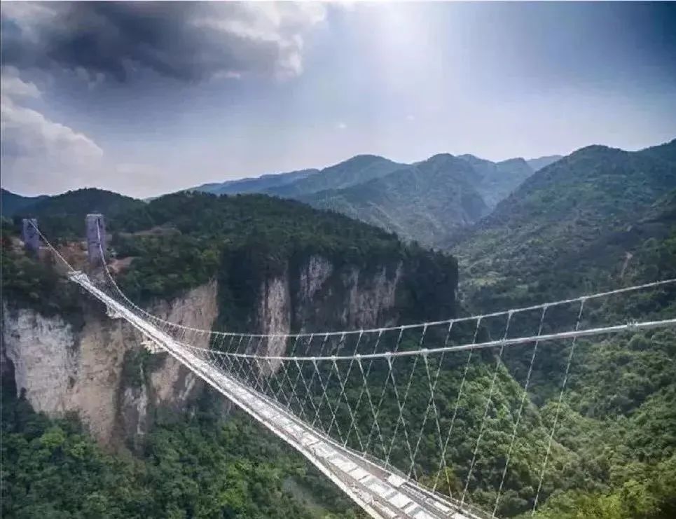 尼珠河大峡谷青云电梯图片