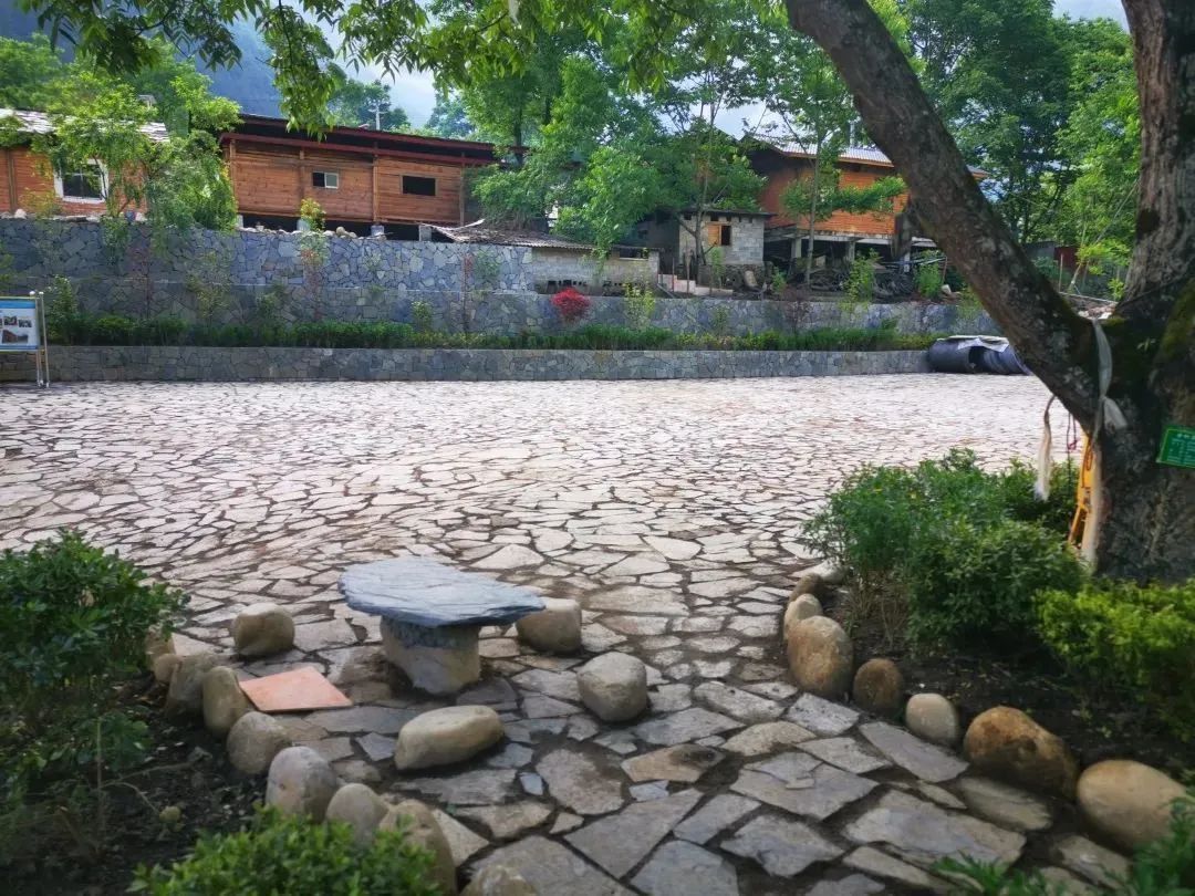 "有了这个想法后,张斌和卢德旺马上同贡山县文旅局沟通,双方的想法不