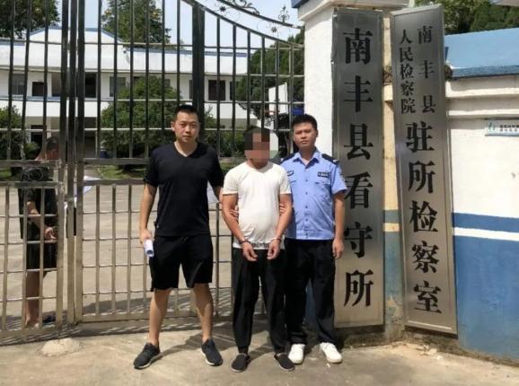 8月28日,南丰县公安局洽湾派出所联合县公安局刑侦大队破获多起入室