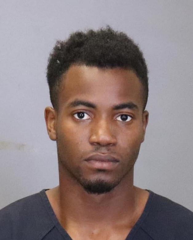 被警方暴力执法视频激怒黑人男子连刺无辜白人7刀