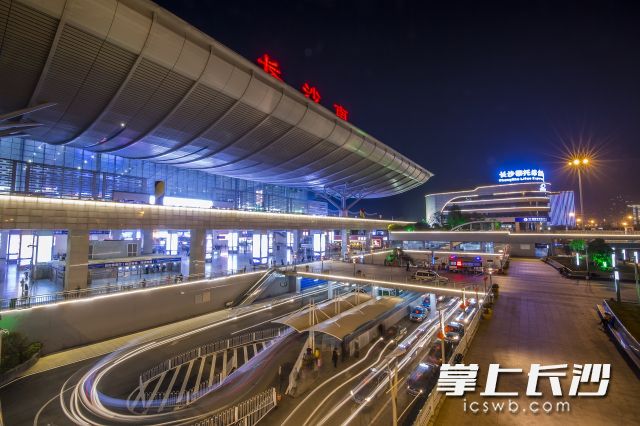 62天的暑运落下帷幕,长沙火车南站站区在积极做好疫情防控的同时,科学