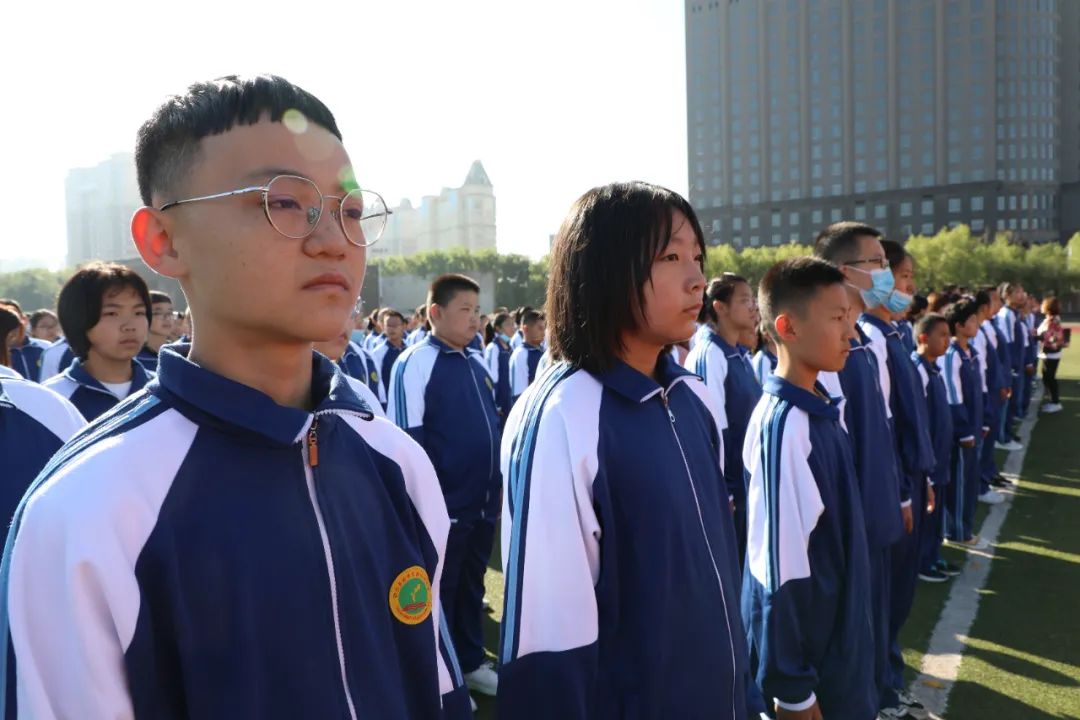 东胜区华研中学 新学期,新气象.