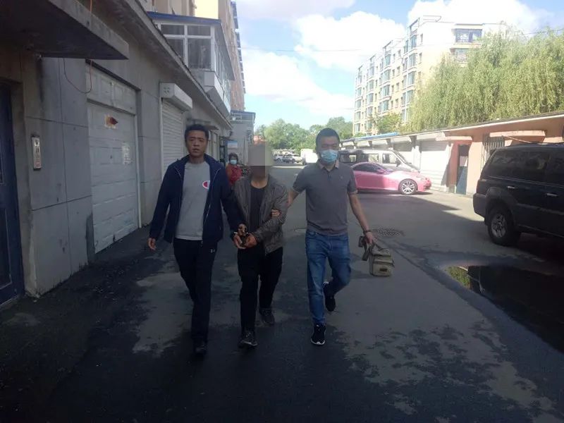 2018年9月,梅河口市公安局解放派出所抓获了3名吸毒人员.