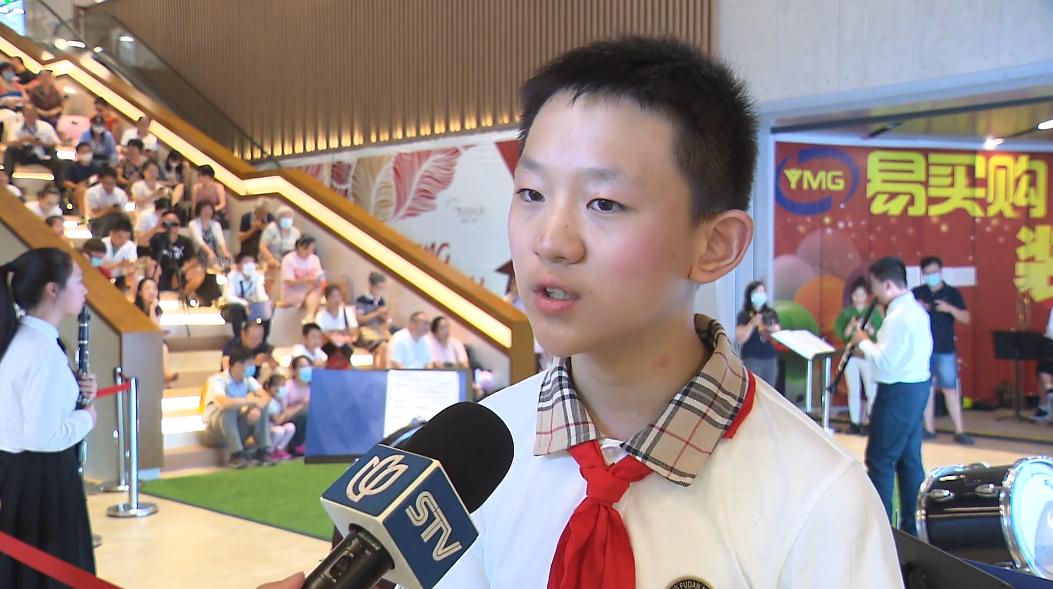 兰生复旦中学校管乐团利用暑假时间排练节目,希望借兰公益管乐音乐会