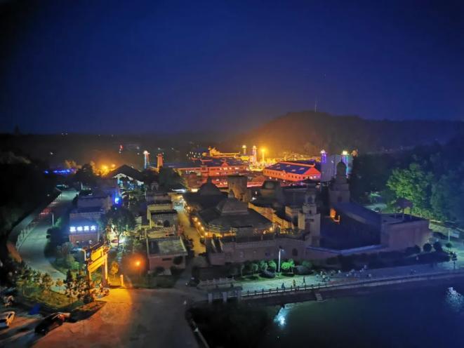 恩施文旅号与爱同行惠游湖北点亮精彩夜生活