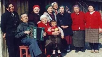 100年前，一群老外逃难来到中国，后代自豪地说：我是中国人