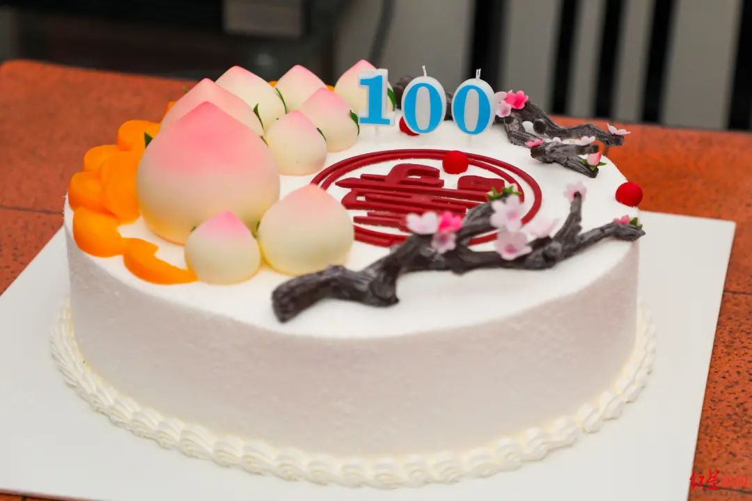 100周年蛋糕图片