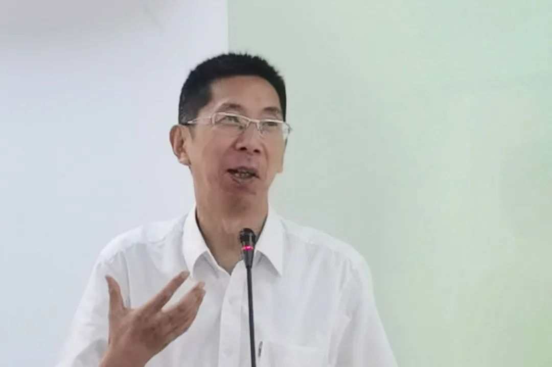 学院院长王雄国教授,复旦大学附属中山医院教育处副处长白浩鸣教授