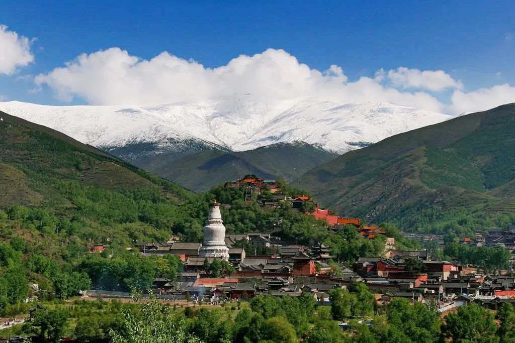 共有景點293個,忻州有壯麗的自然風光和眾多的文物古蹟,是山西旅遊