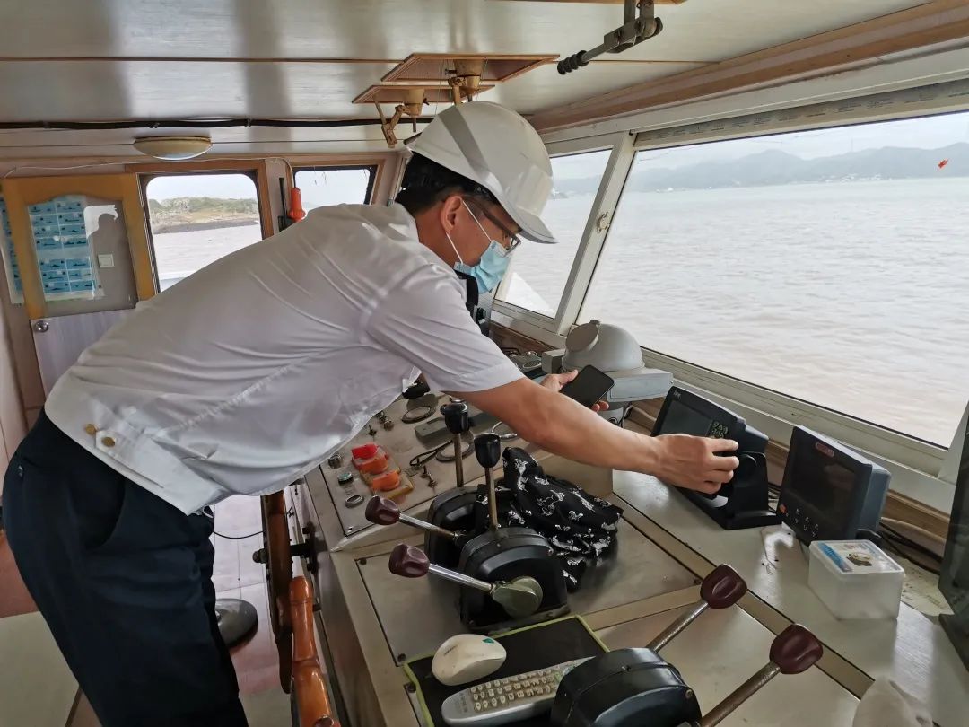 舟山海事局查处全省首起船舶私装大功率无线电设备违法行为