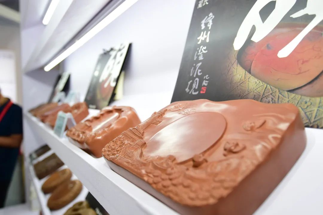 绛州澄泥砚省级大师蔺涛表示,正在以绛州澄泥砚为主题建设文化产业园