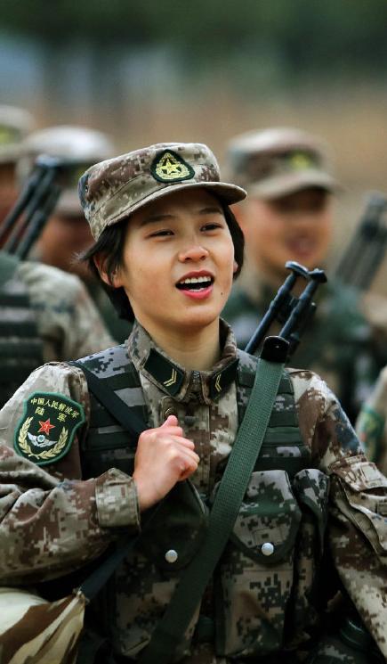 00后女狙击手退伍上热搜,网友:真的又飒又美!