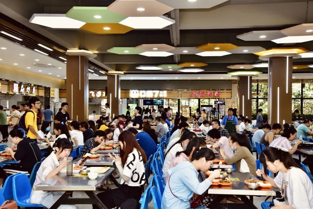 上海第二工业大学食堂图片
