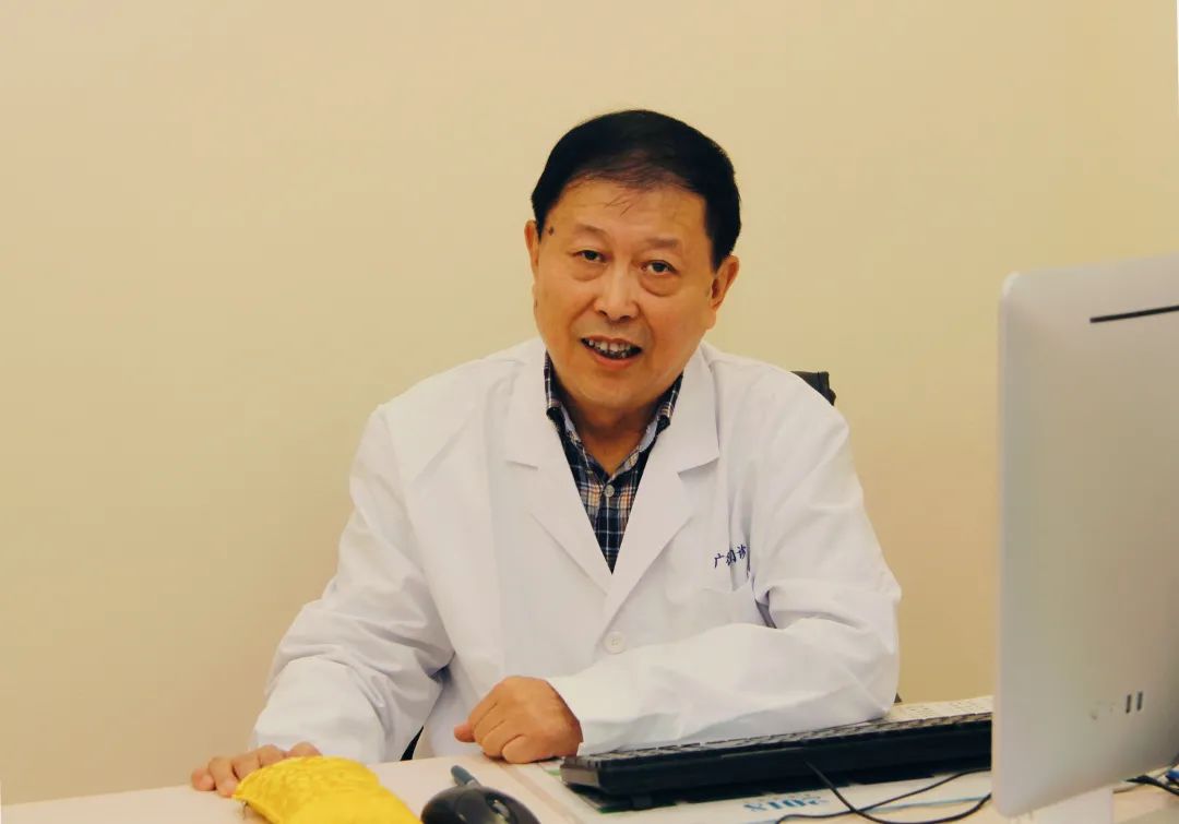 陈光钧,男,上海广德中医门诊部中医科主任,副主任医师,副教授,上海市