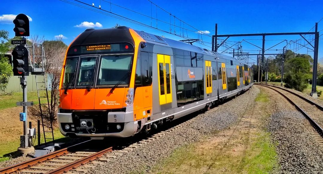 澳大利亚悉尼双客二单首列车正式投入运营