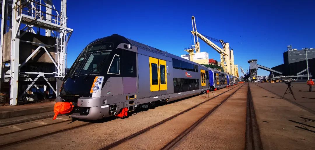 澳大利亚悉尼双客二单首列车正式投入运营