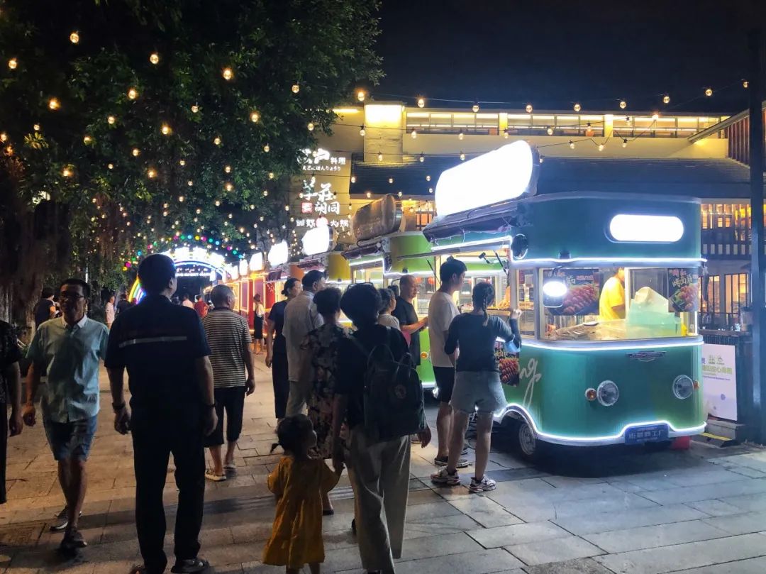 温州首个综合性休闲夜市亮相快来尝个鲜