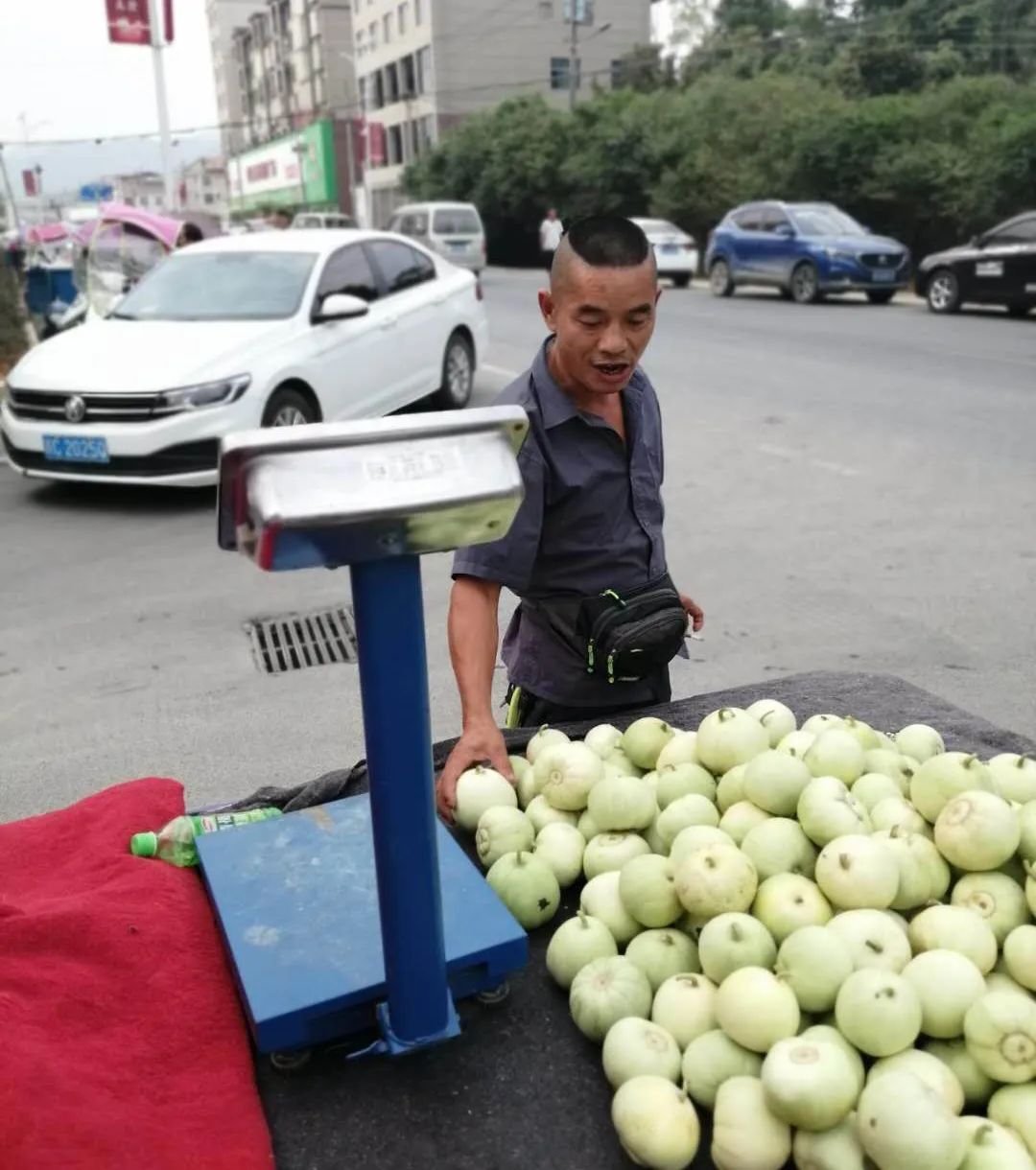 三轮车卖水果摆法图片图片