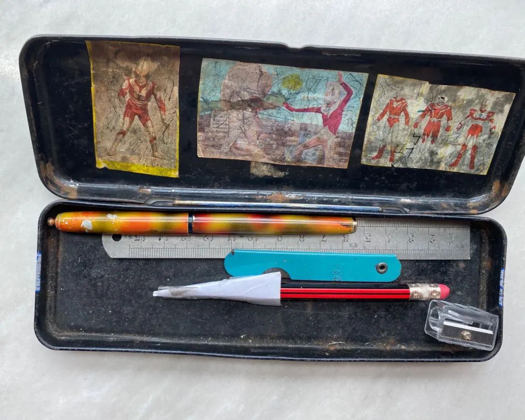 来晒晒小时候用过的"旧文具",一篇推文引来网友满满回忆