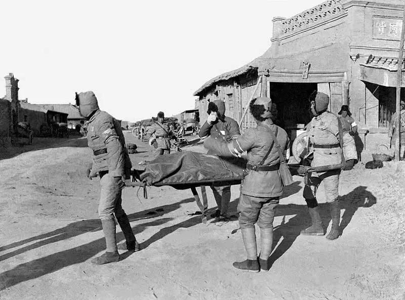 投身八路军,成为卫生员02其实陈传禹一直牵挂着他的父母和姐姐,虽然