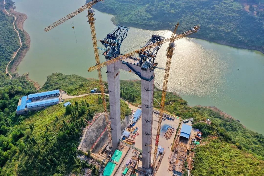 9月1日,由中国中铁大桥局承建的武汉轨道交通七号线北延线(前川线)三