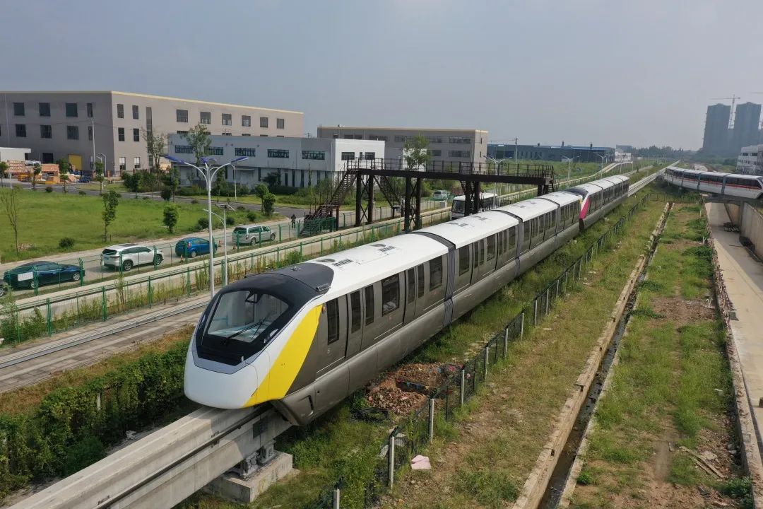 启航曼谷国内首个出口跨座式单轨列车交付