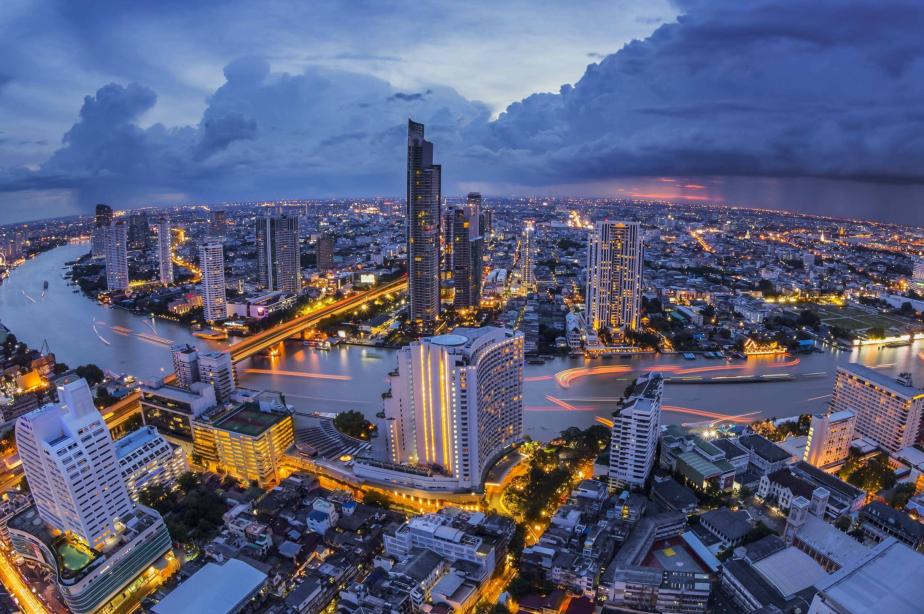 别名"天使之城",位于湄南河东岸,南临暹罗湾,是中南半岛最大城市