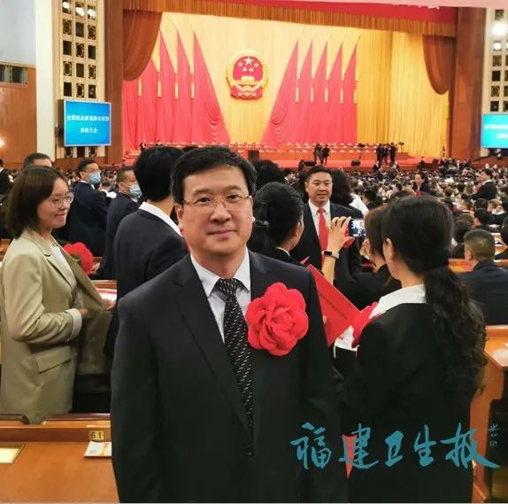 先进个人"获得者 福建中医药大学附属人民医院呼吸科 主任医师叶玲 在