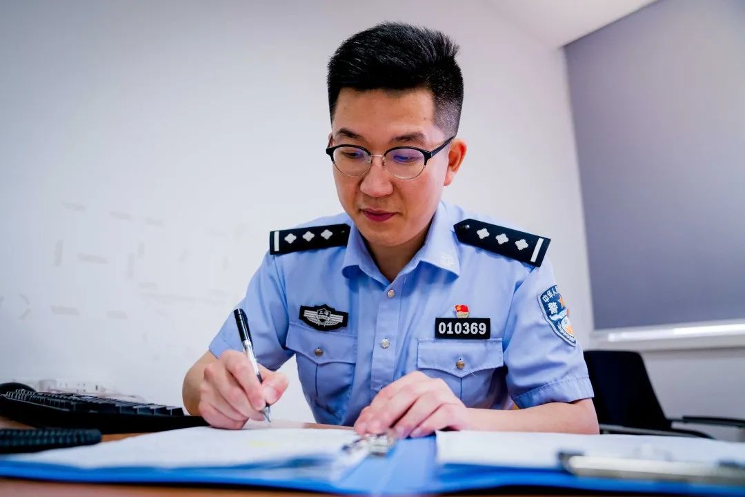 上海公安系统三名个人和一个集体获评全国抗疫先进