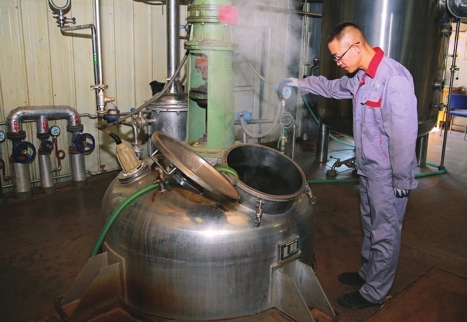 先进的高温高压中药熬制炉.