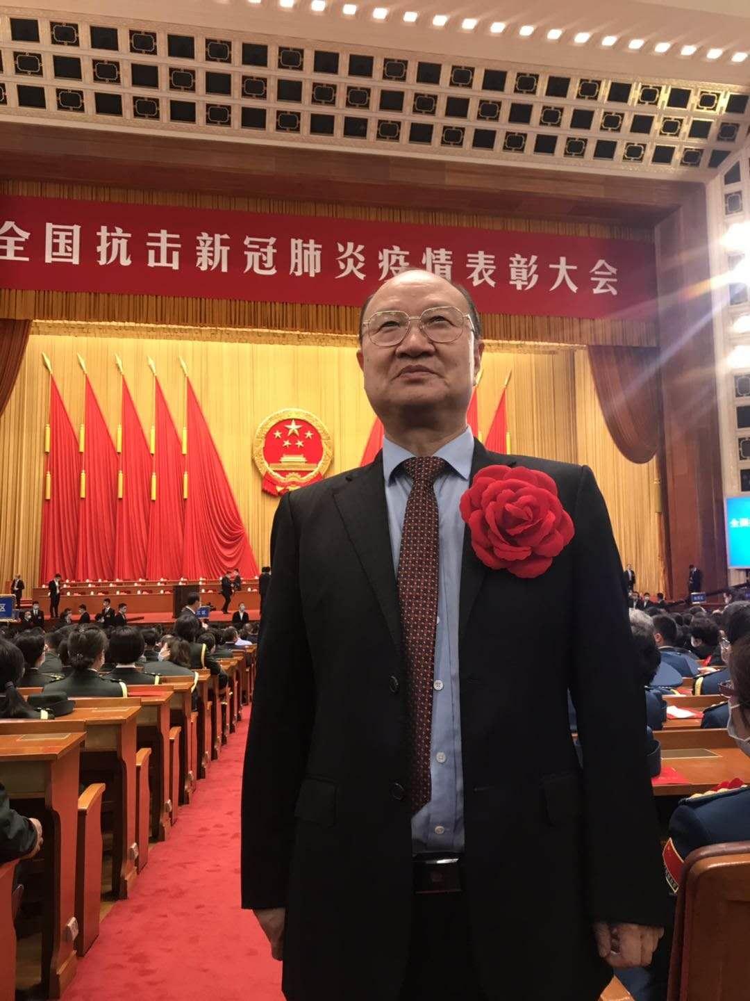 载誉而归深圳4名抗疫先进个人和1个集体获表彰