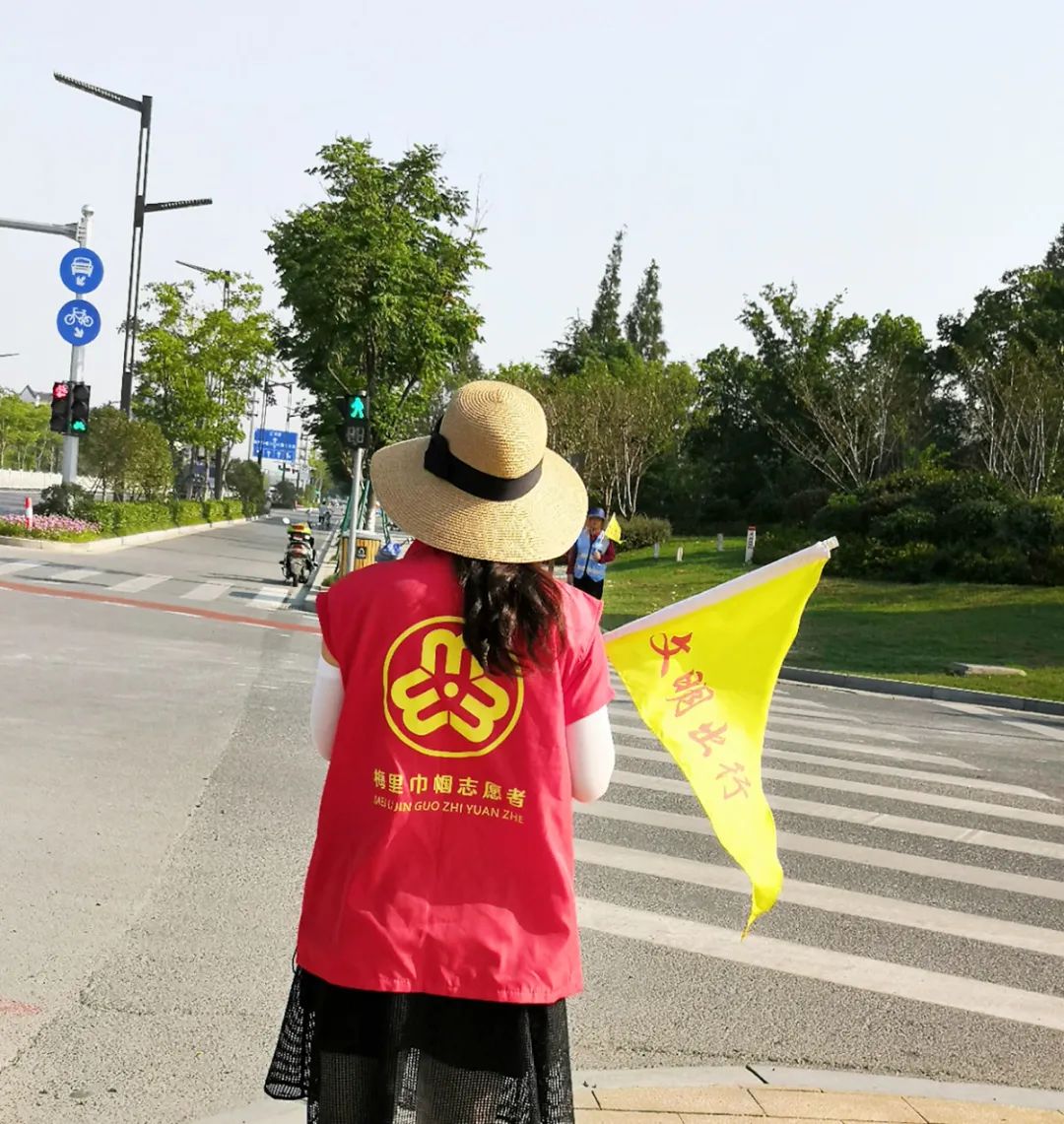 秀美61巾帼秀水娘紫军巾帼红马甲秀洲巾帼助力文明创建一直在行动
