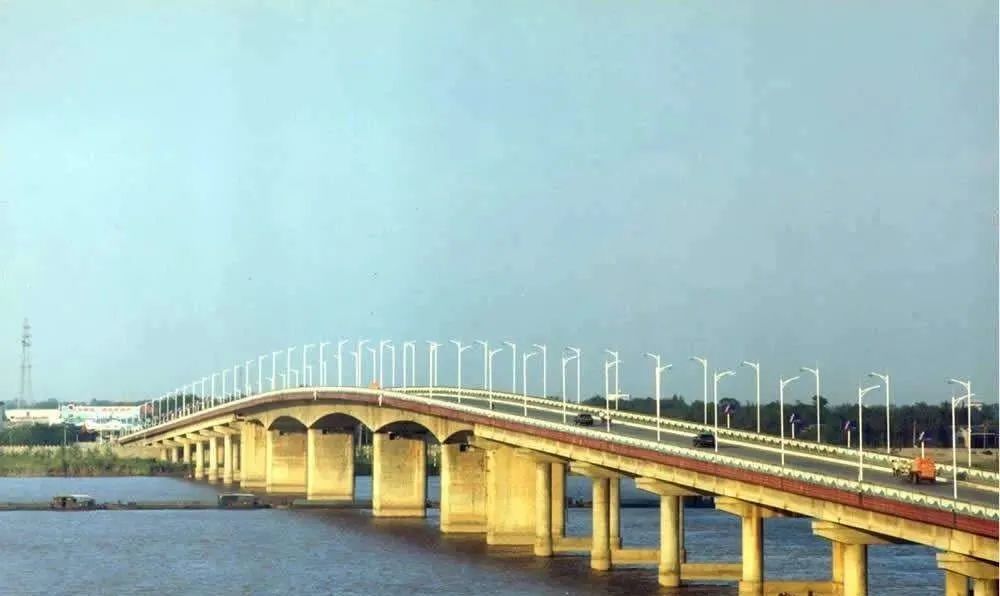 注意了众志成桥的扬中一桥今晚12点起全封闭施工请绕行