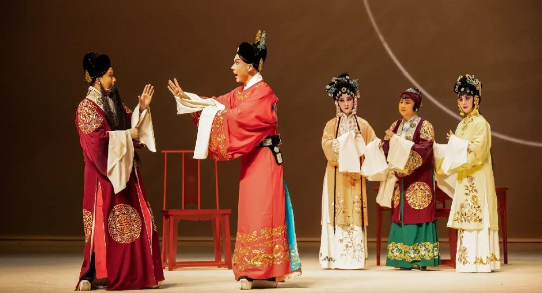 主创谈昆剧拜月亭记导演郭宇重排经典的美学追求