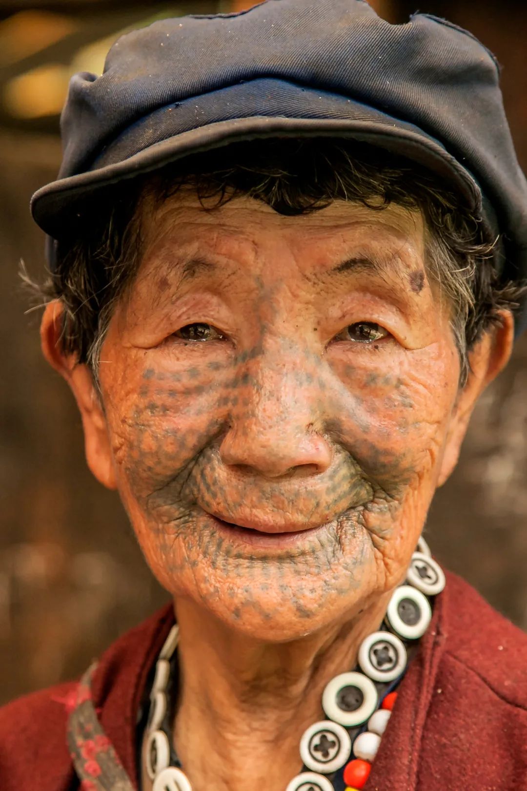 王伶春特殊的文化遗产独龙族文面女