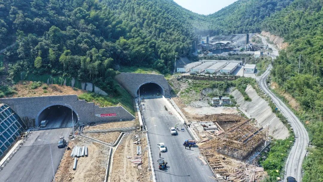 对河口隧道莫干山服务区舞阳互通舞阳段湖州段终点:德清与余杭姜家山