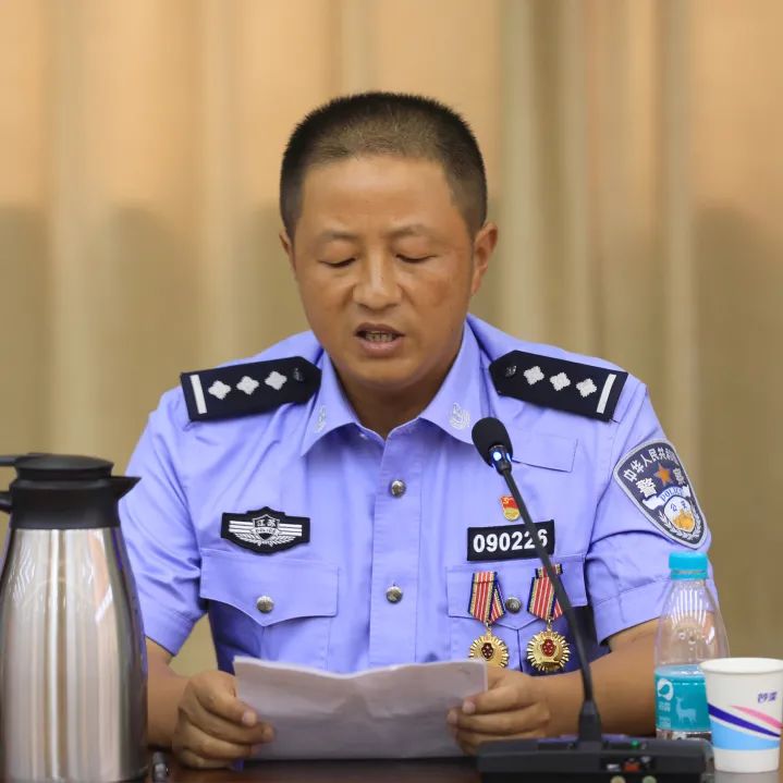 王启俊■ 市公安局交警支队治安卡口大队开发区中队中队长疫情就是