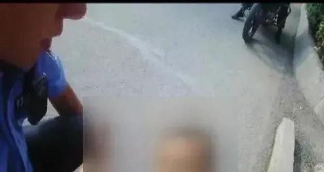 卡宴男殴打女公交司机遭市民围堵_碾压男抓捕现场曝光：遭市民呵斥_叶梦圆遭碾压致死