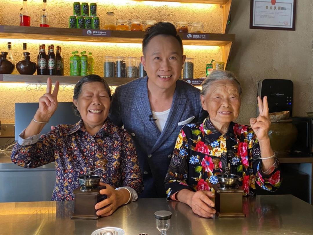 平安,金波,刘洺君等著名歌手素清婆婆和云珍婆婆应邀再次成为央视