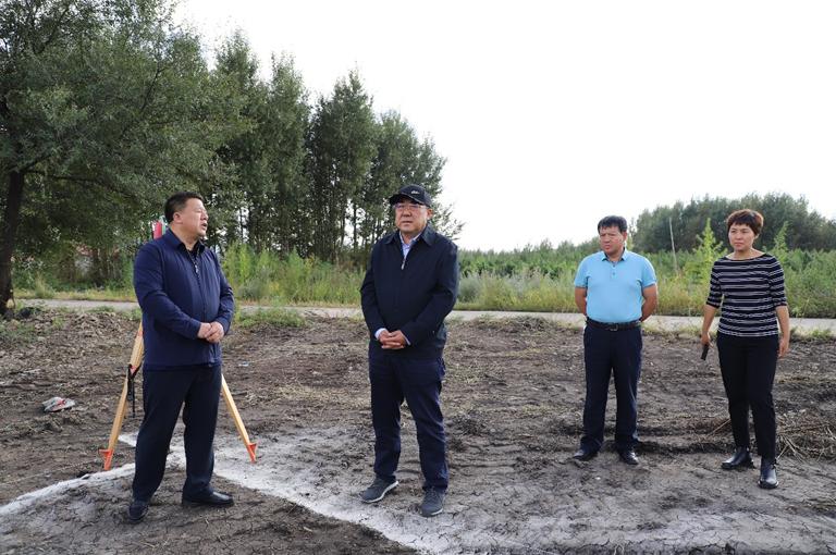 高长胜深入明水河镇,五岔沟镇就生态保护,脱贫攻坚等重点工作进行调研