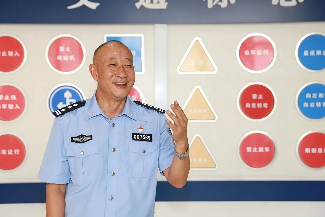 ta们是交警也是教警